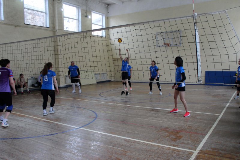 Женская сборная команда МВД по Республике Калмыкия приняла участие в республиканском турнире по волейболу